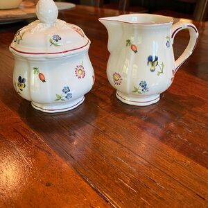Villeroy & Boch Petite Fleur creamer and lidded sugar bowl